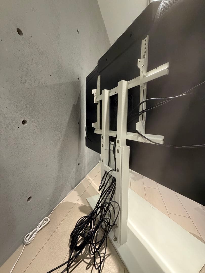 EQUALSテレビスタンド