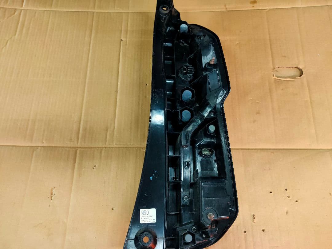 平成31年式 JF4 NBOX 左テールランプ