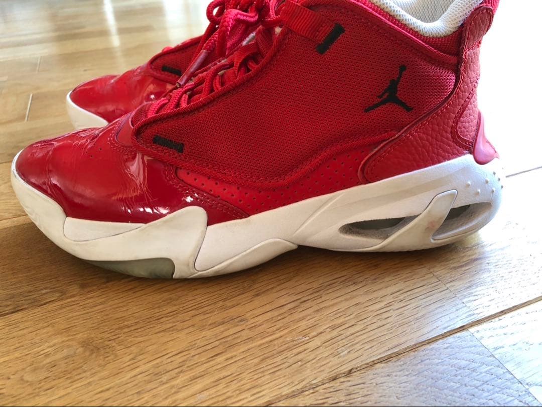 NIKE JORDAN MAX AURA 4 バスケ　赤 23.5
