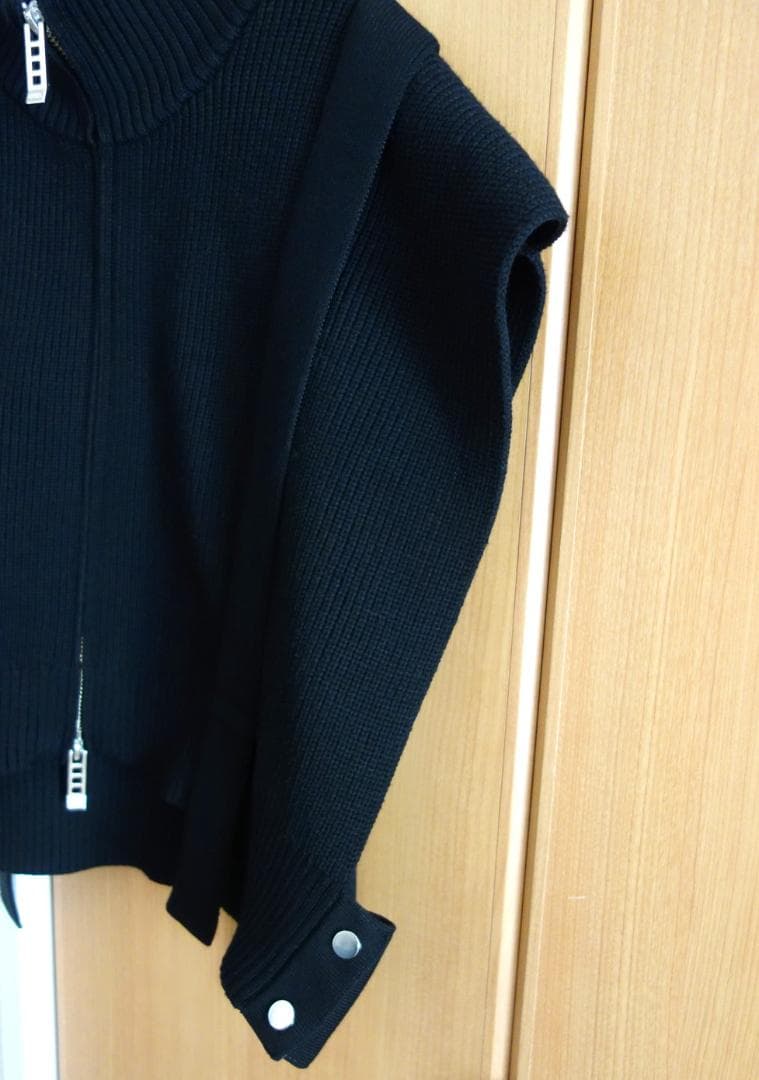 UN3D. フロントジップニットベスト ブラック