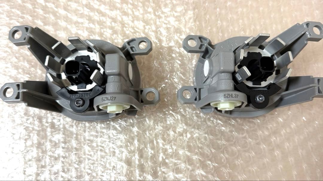 【新車外し】トヨタ純正LEDフォグランプ左右12-611 NO.2