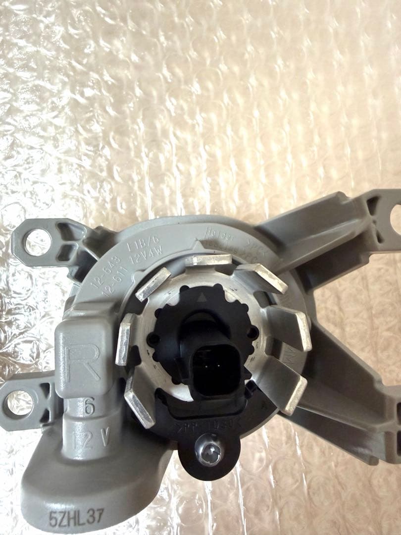 【新車外し】トヨタ純正LEDフォグランプ左右12-611 NO.2