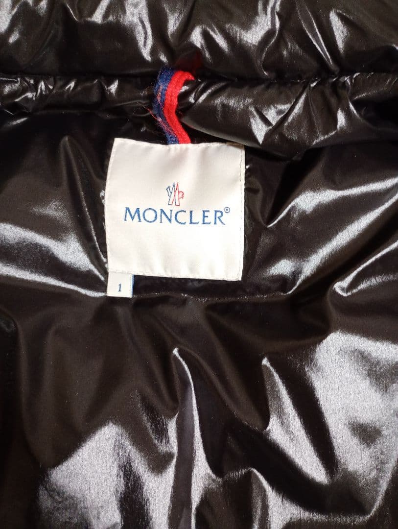 火曜日までの出品　MONCLER ダウンベスト 　サイズ　1