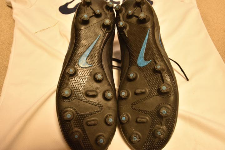 サッカースパイク ティエンポ レジェンド