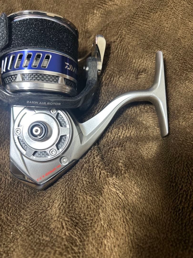 DAIWA SALTIGA 4500H スピニングリール