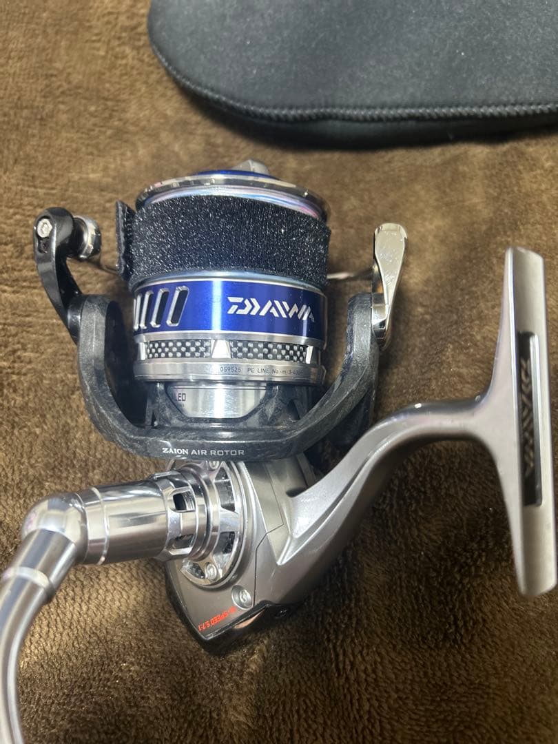 DAIWA SALTIGA 4500H スピニングリール