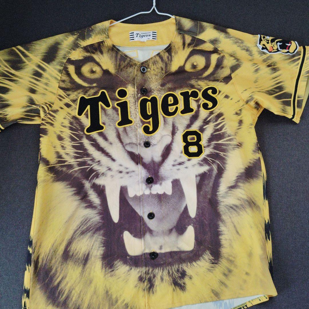 や*お様 阪神タイガース　佐藤輝明　レプリカユニホーム　　　縫い付け　サイズМ