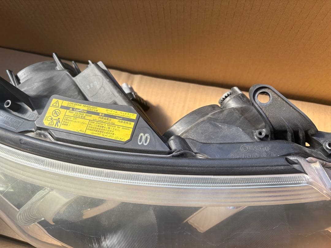 エステマ　ACR50W ヘッドライト 左右