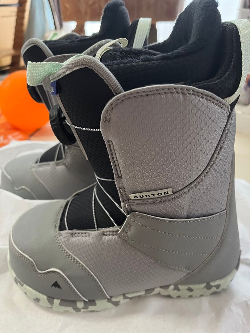 ZIPLINE スノーボードブーツ グレーBurton22新品未使用子供