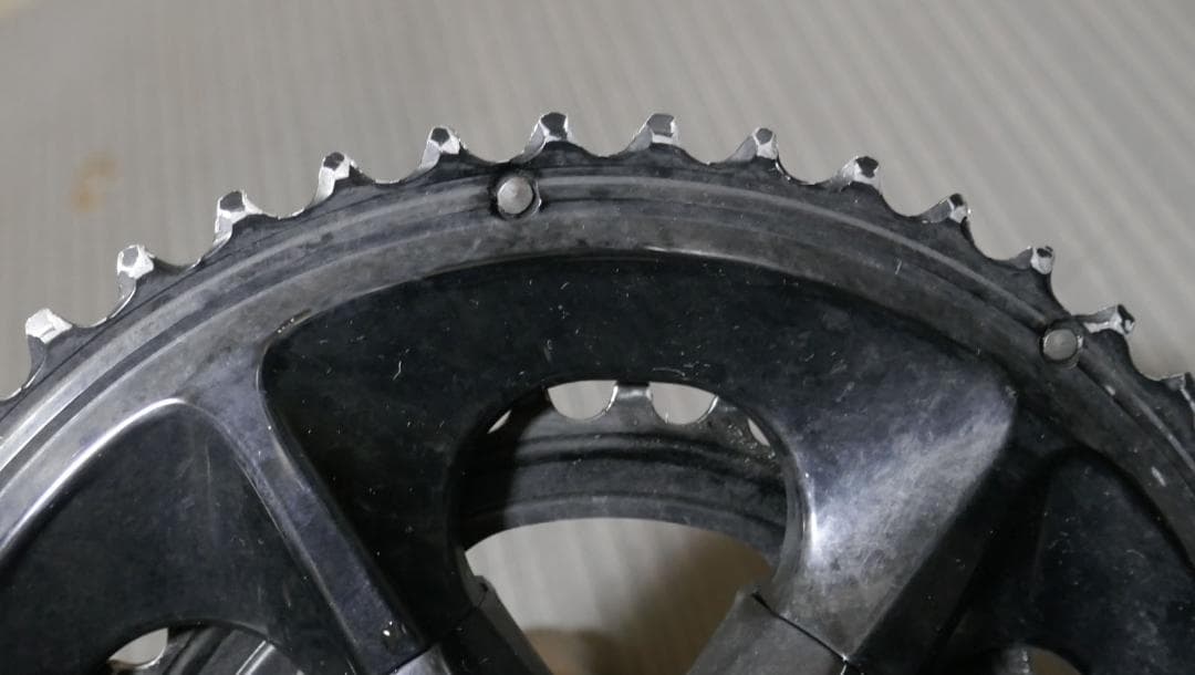 Shimano 105 クランクセット　12速 50-34T　165mm
