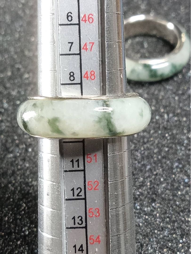 値下げ✨新品✨天然翡翠✨くりぬきリング シルバー無処理　無含浸無着色　A貨