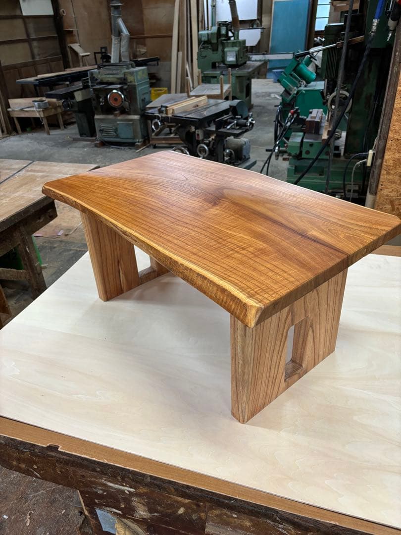 一枚板テーブル　耳付き