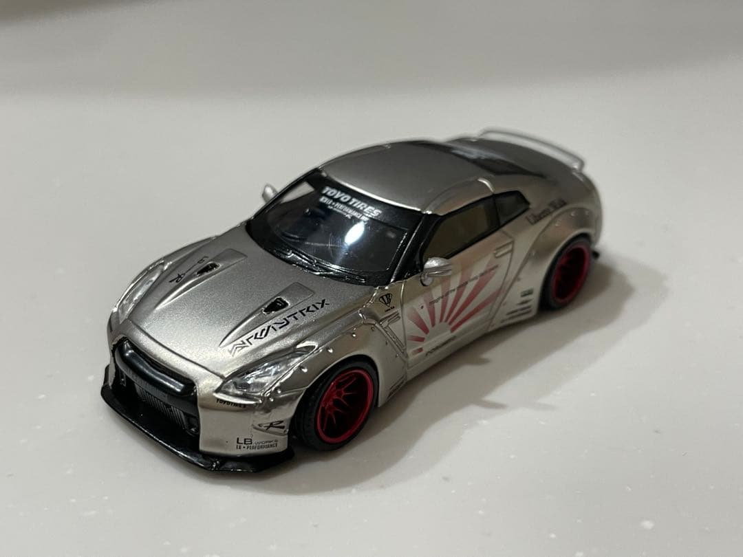 LIBERTYWALK LB★WORKS Nissan GT-R ミニカー