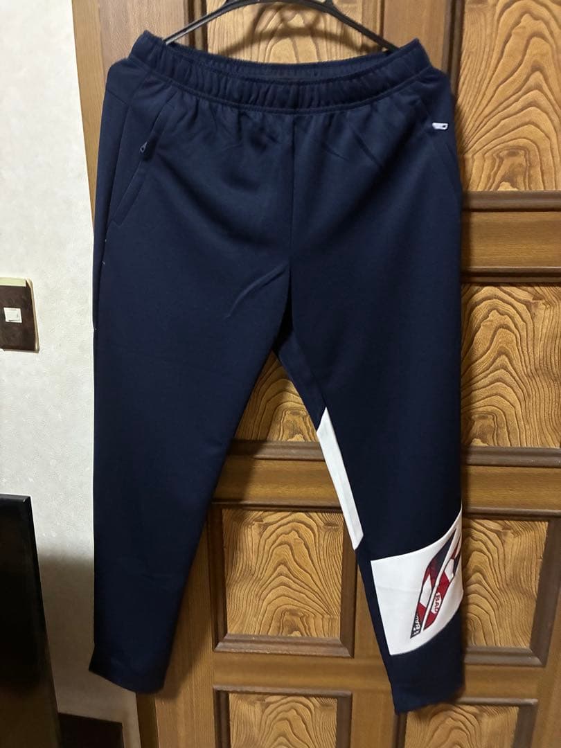 未使用　リーニン　ウオームアップ　上下　Lサイズ