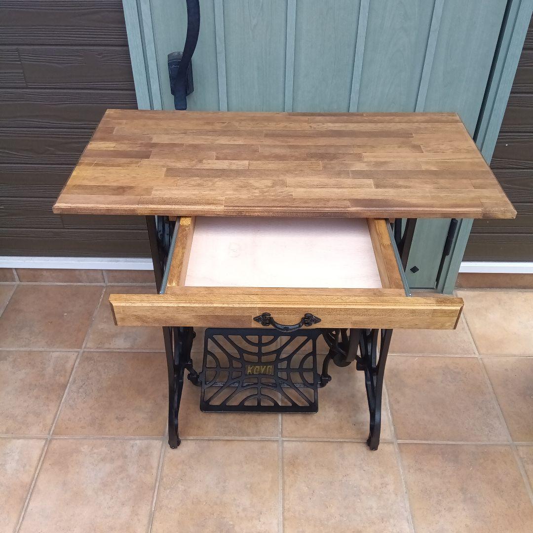 ゆう。足踏みミシンテーブル