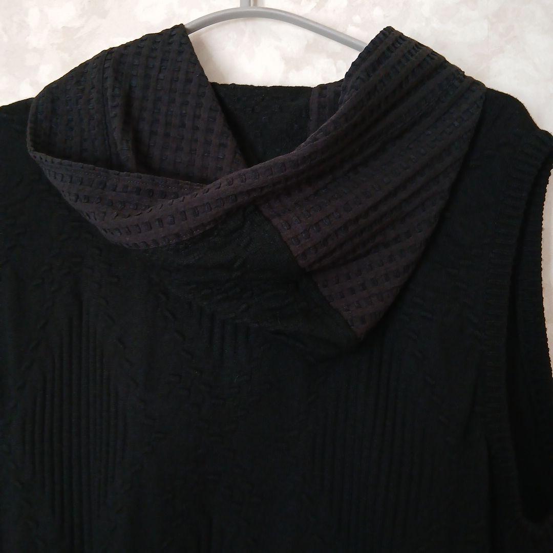 専用になりますよしよしフード付きブラックジップアップベスト