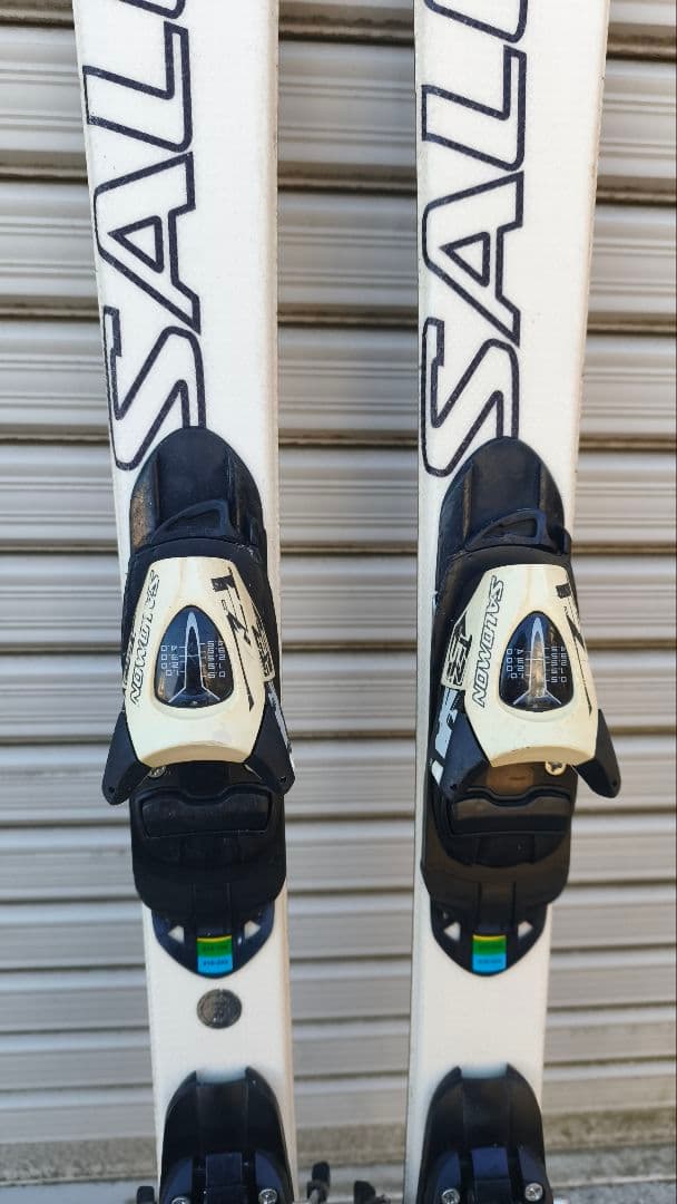 子供　ジュニア　SALOMON 24 スキー板 ホワイト　120cm