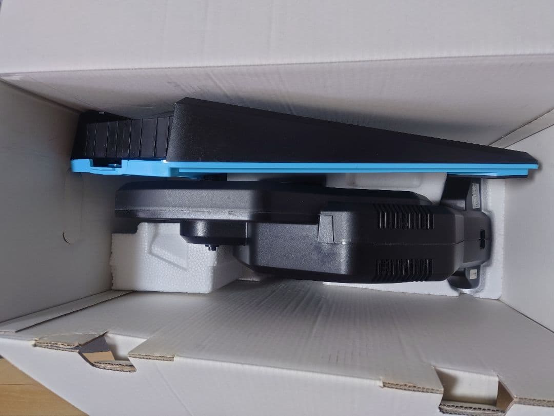 Tacx FLUX 2 Smart トレーニングローラー