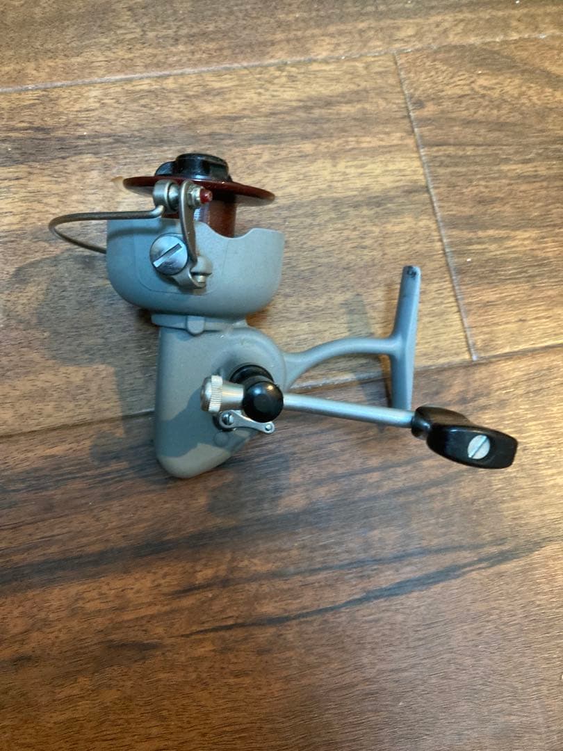 Pflueger Supreme 551 美品なリールです。