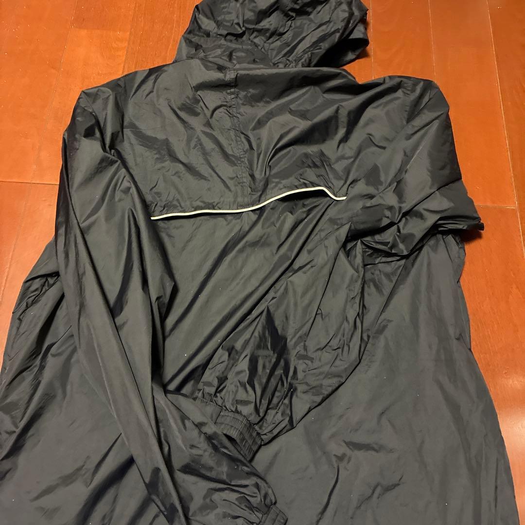 フェラーリ　ウィンドブレーカー