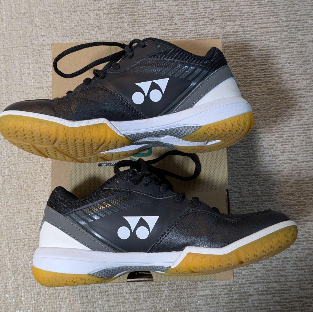 YONEX バドミントンシューズ パワークッション65 　24cm ブラック