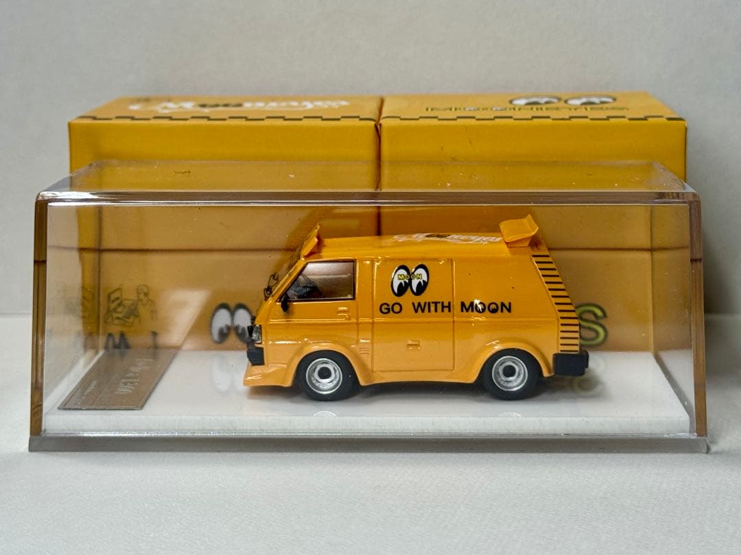 ☆MJモデル 1/64 三菱 デリカ MOONEYES ミニカー イエロー☆