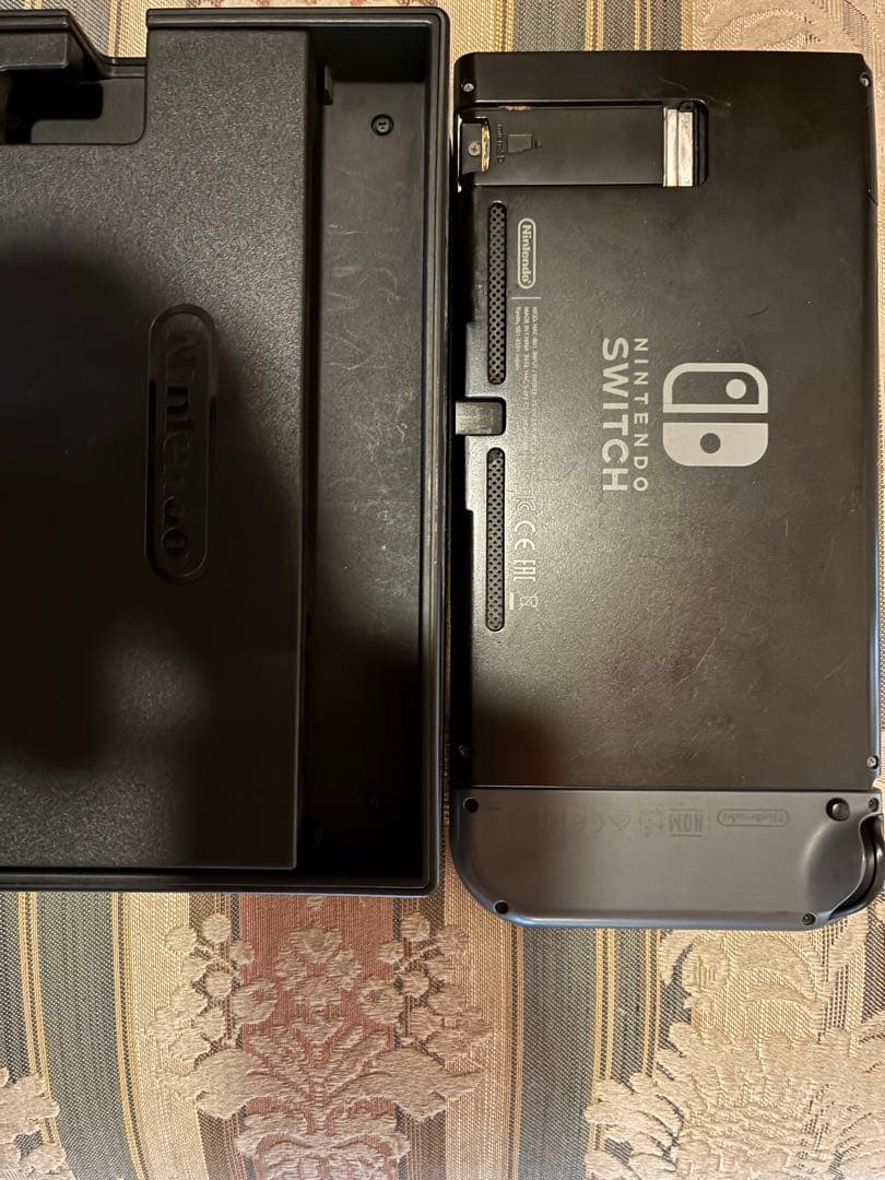 Nintendo Switch 本体 ブラック ドック付き ルーター付きです