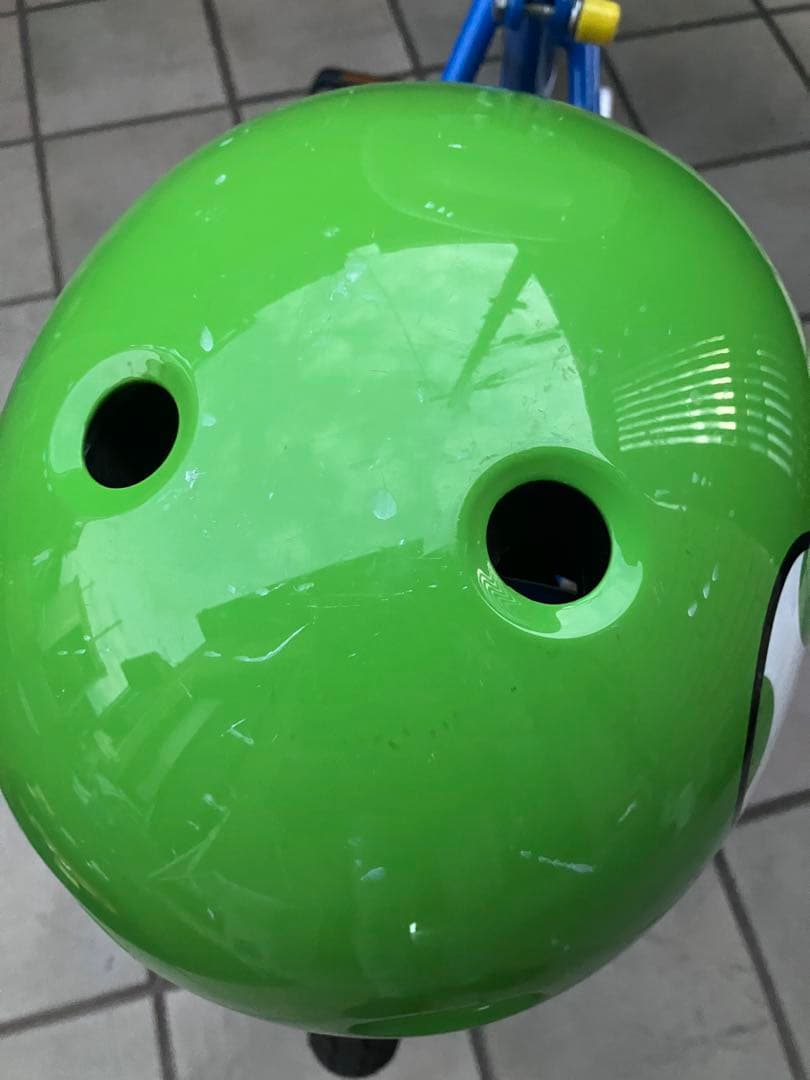 ヨッシーヘルメット付き　コマ有り　マリオ　幼児用自転車　18インチ