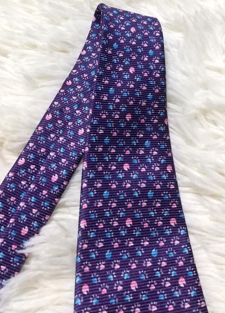★BVLGARI★　ネクタイ　シルク100％　パープル系　足跡柄