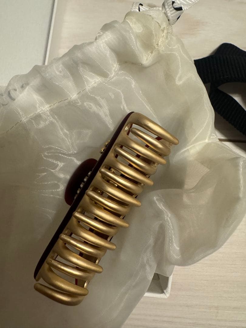 acca バーガンディ ヘアクリップ