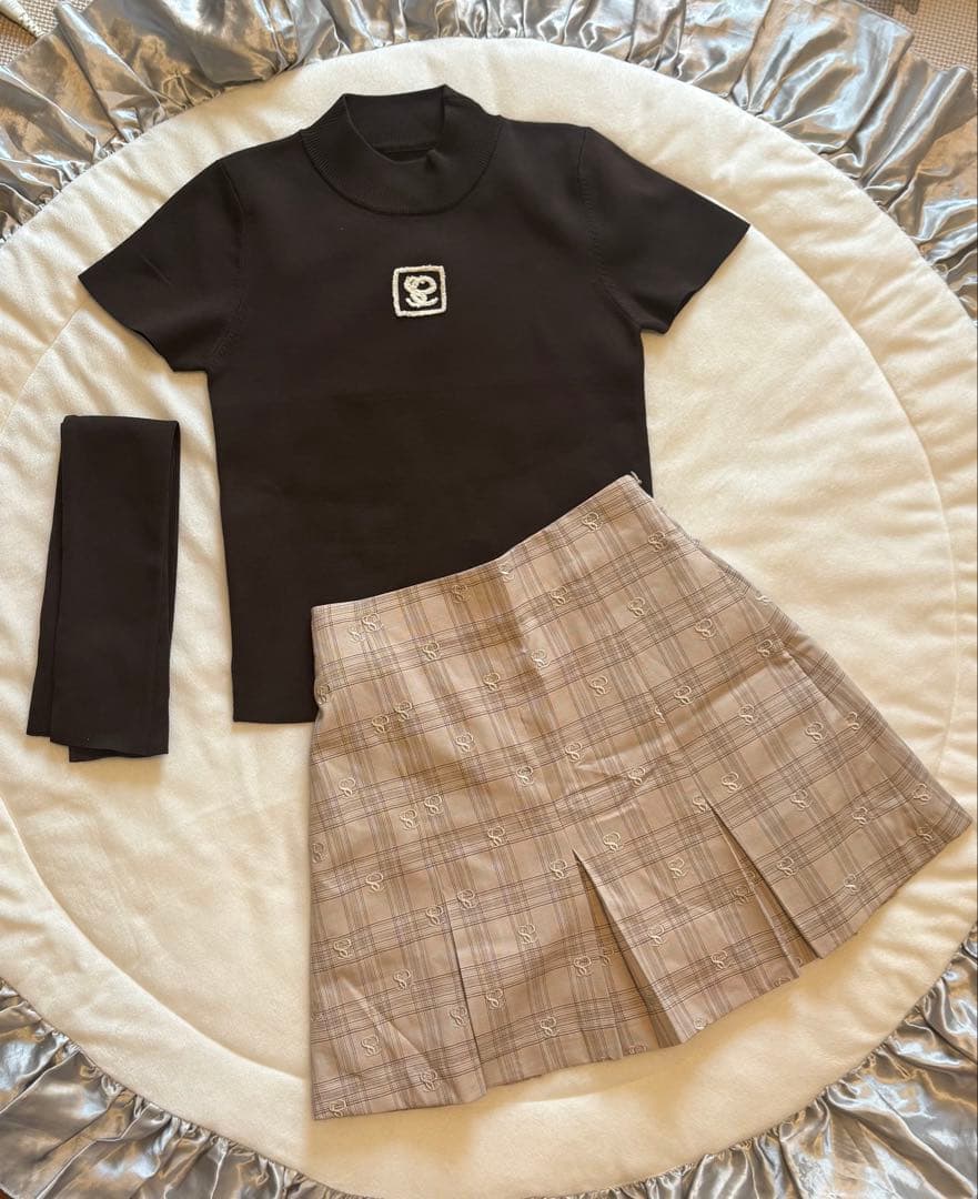 エイミーゴルフ　春　セットアップ　スカート