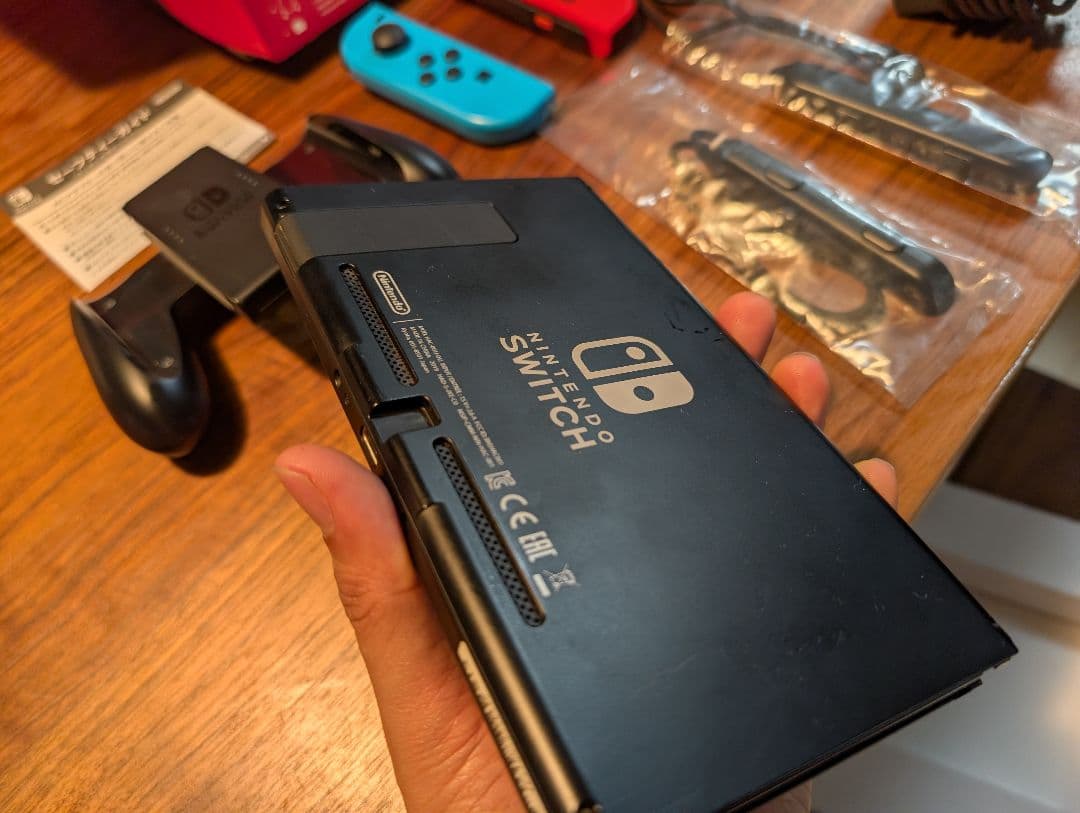 Nintendo Switch 本体 ネオンカラー　プラスジョイコン２個おまけ