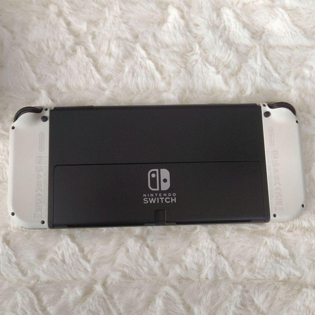 Nintendo Switch 本体 + Pikachuコントローラー