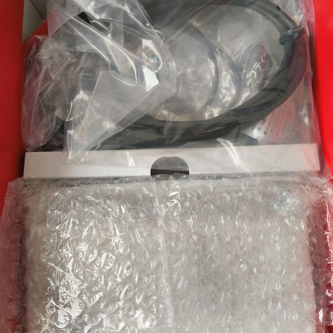 Nintendo Switch 本体 + Pikachuコントローラー