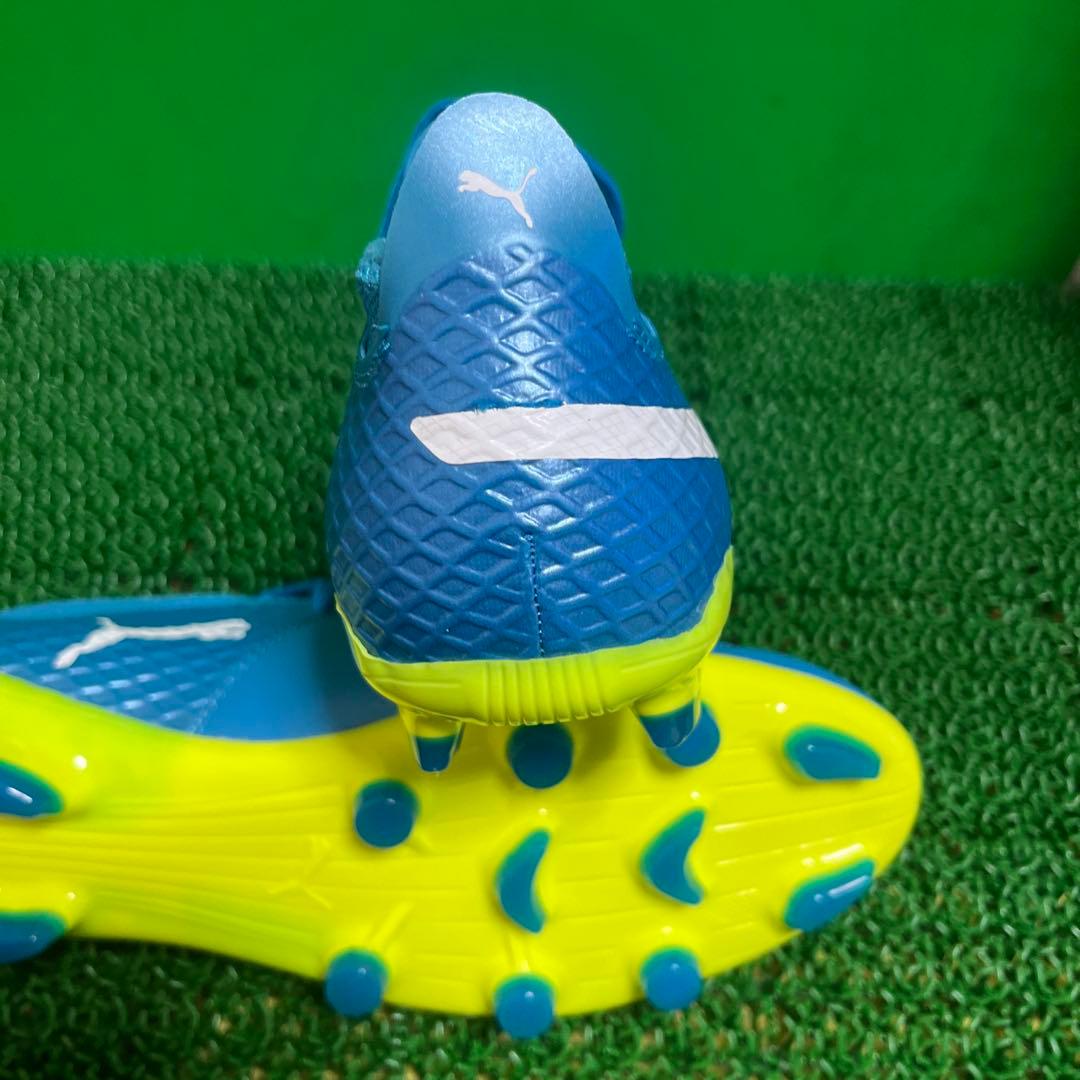 プーマ サッカースパイク プーマワン 17.2 HG(ブルー×イエロー)