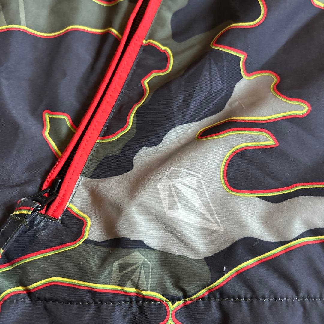 値下げ❗️Volcom 迷彩 スノーボードジャケットL