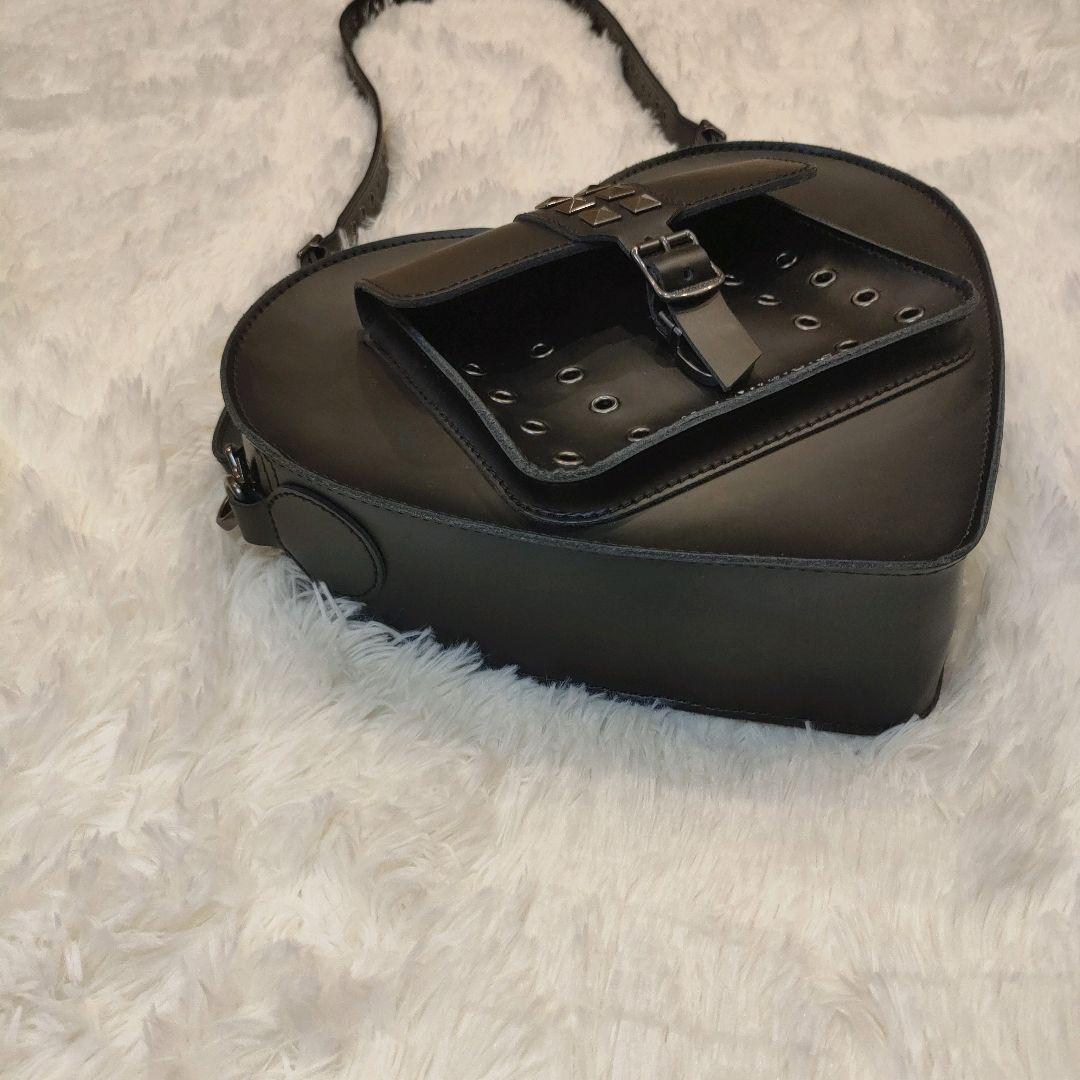 ​極美品✨ ドクターマーチン ハート型 ショルダーバッグ スタッズ