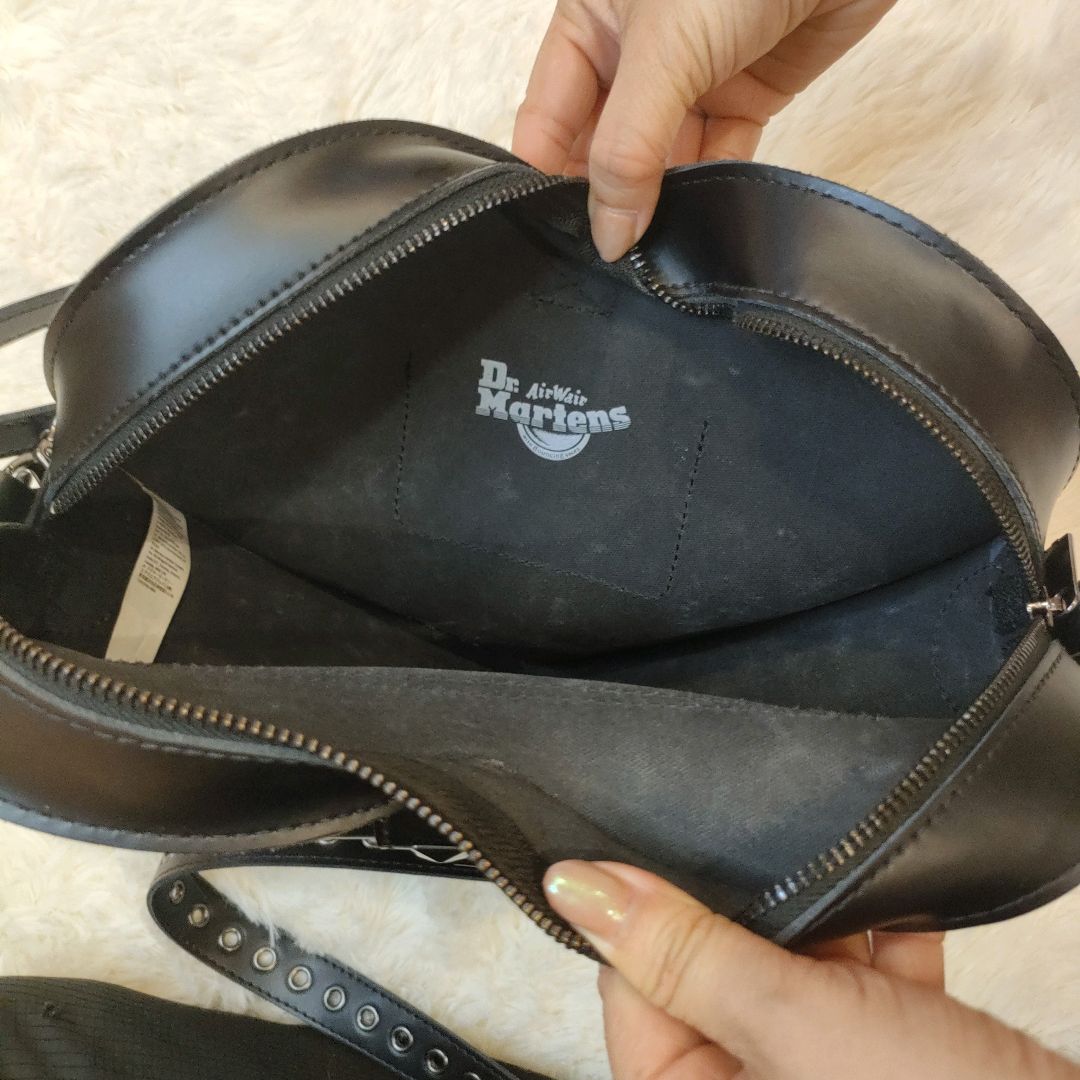 ​極美品✨ ドクターマーチン ハート型 ショルダーバッグ スタッズ