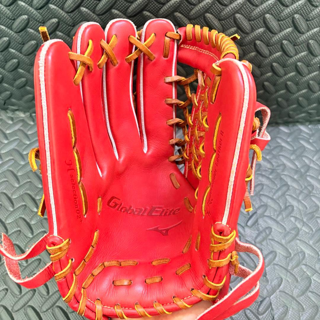 ミズノ グローバルエリート 左利き 一般軟式用 外野手用 レッド