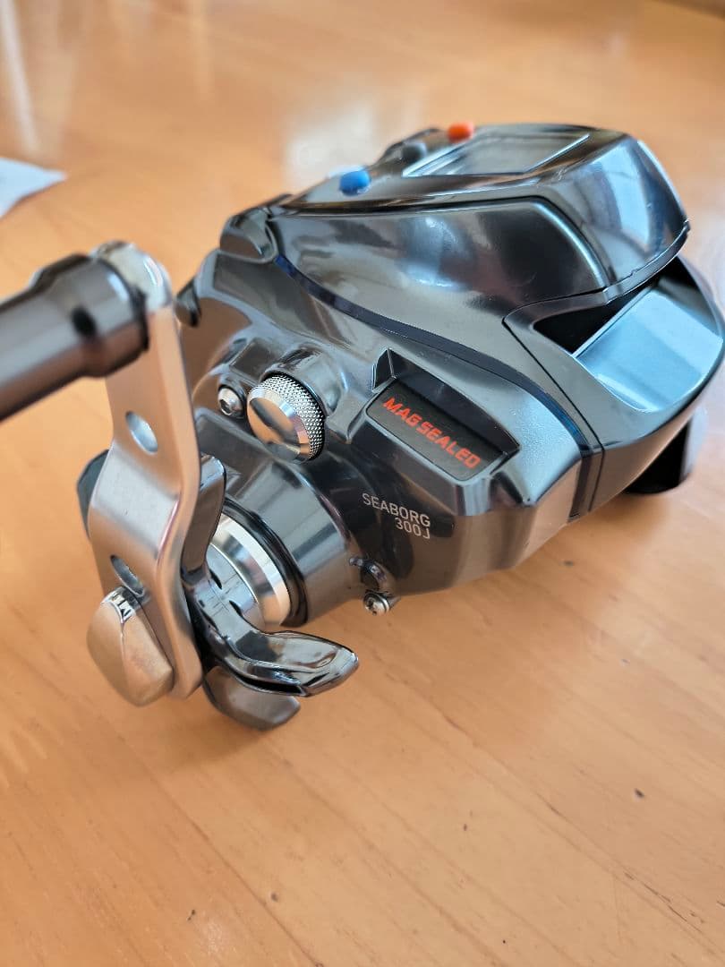 ダイワ　DAIWA SEABORG 300J 電動リール　バッテリー　中古