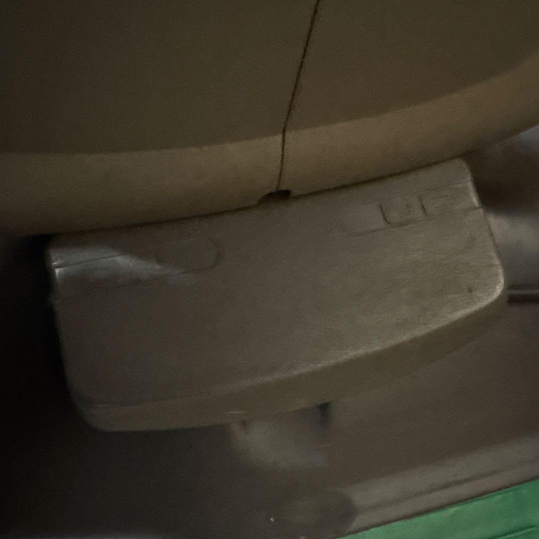 ◆2◆タカラベルモント、バーバー　電動カットチェア.一流ブランド