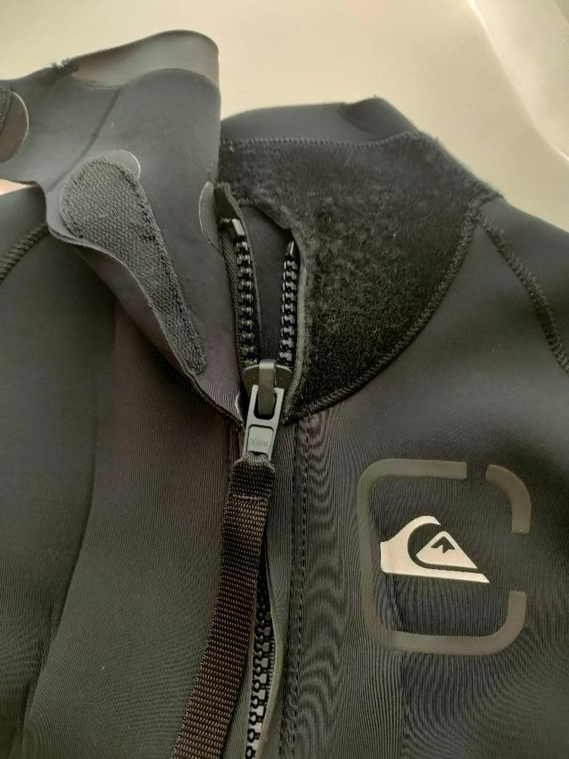 【値下げ】Quiksilver　スプリングウェットスーツ　MLサイズ