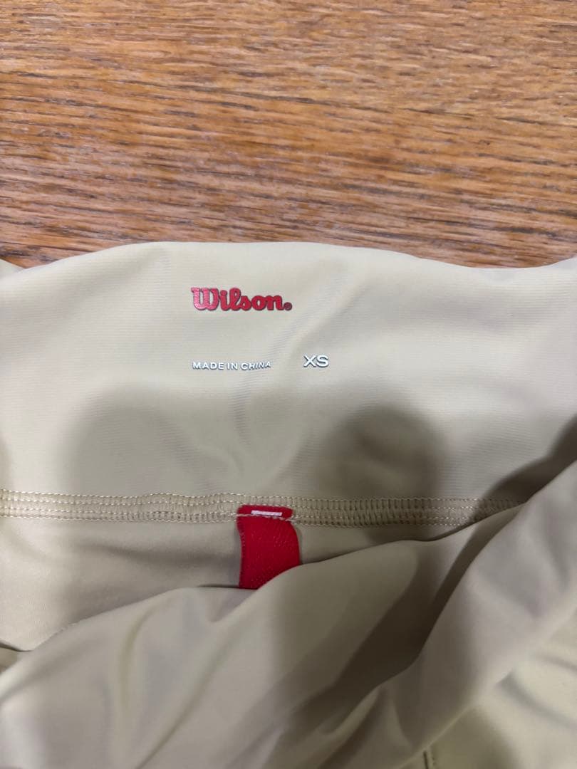 ウィルソン　テニスウェア　スコートXSだけどＭくらい　バイザーL付き