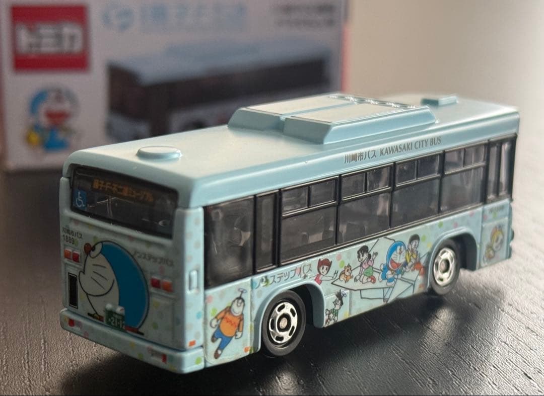 トミカ 川崎市交通局 ドラえもん号 限定