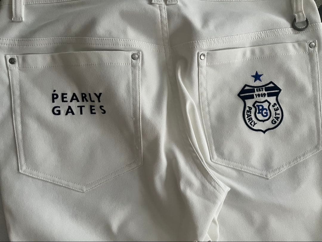 パーリーゲイツ　白　ロゴ入り　サイズ4 後ろポケット