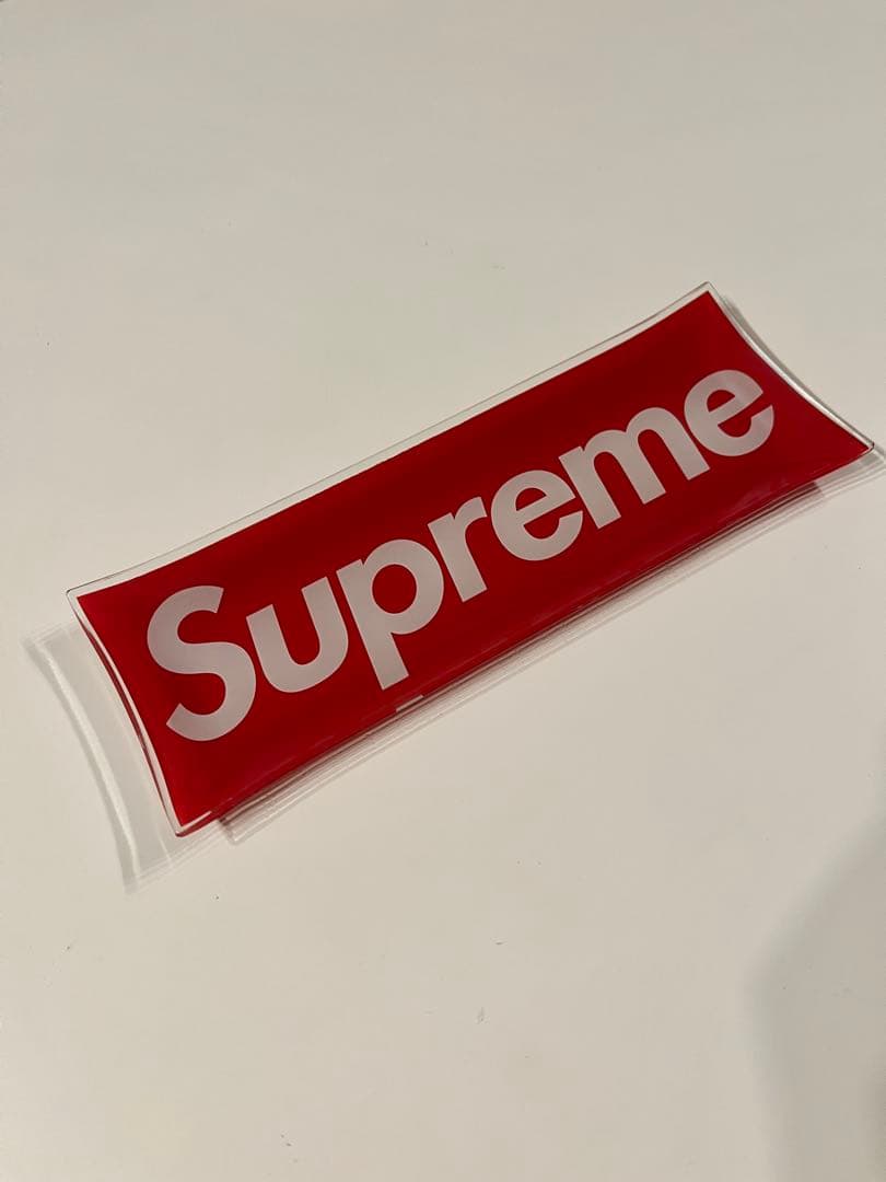 ^*^様 Supreme ガラストレイ(美品)