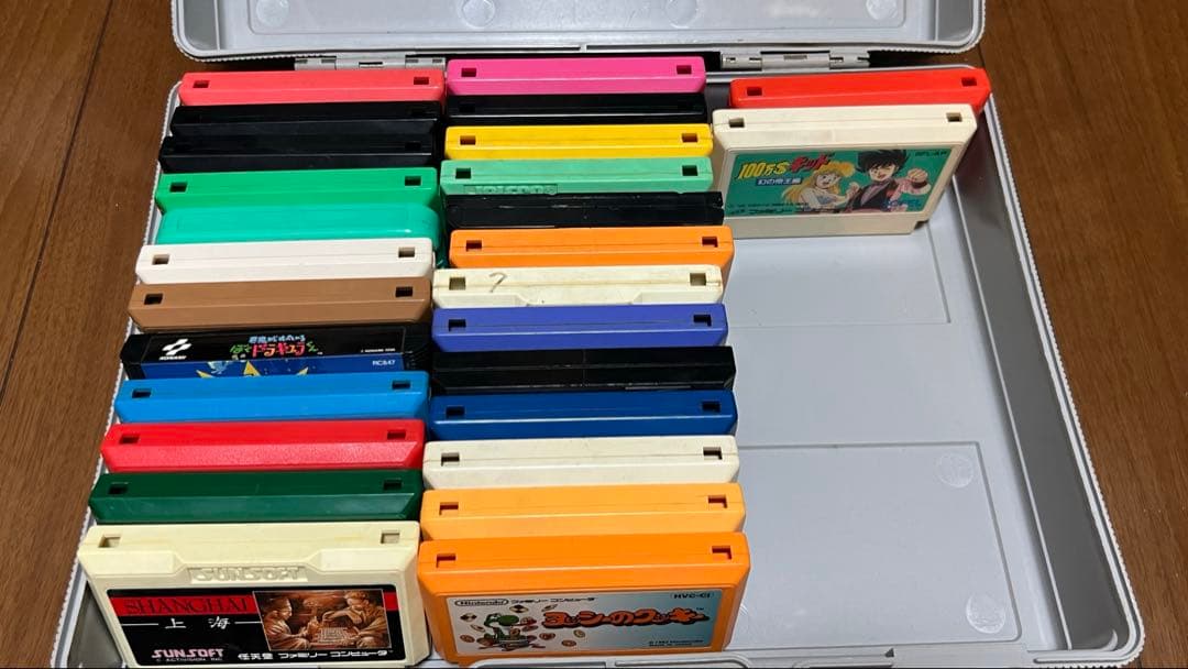 ニューファミコン本体＆ファミコンソフトまとめ売り（24本）