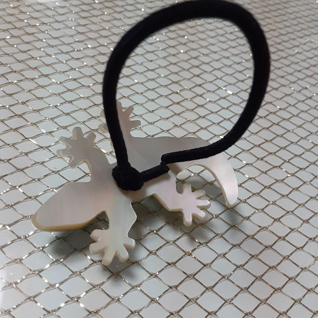 夜光貝　(yuika様。お取引き中)『カエル/ヤモリ』ヘアゴム。