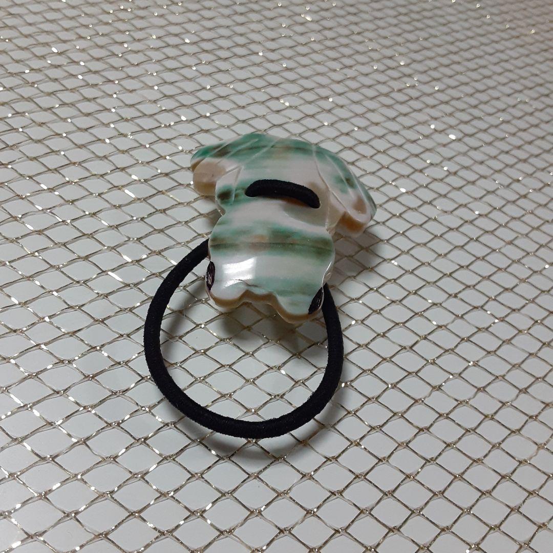 夜光貝　(yuika様。お取引き中)『カエル/ヤモリ』ヘアゴム。