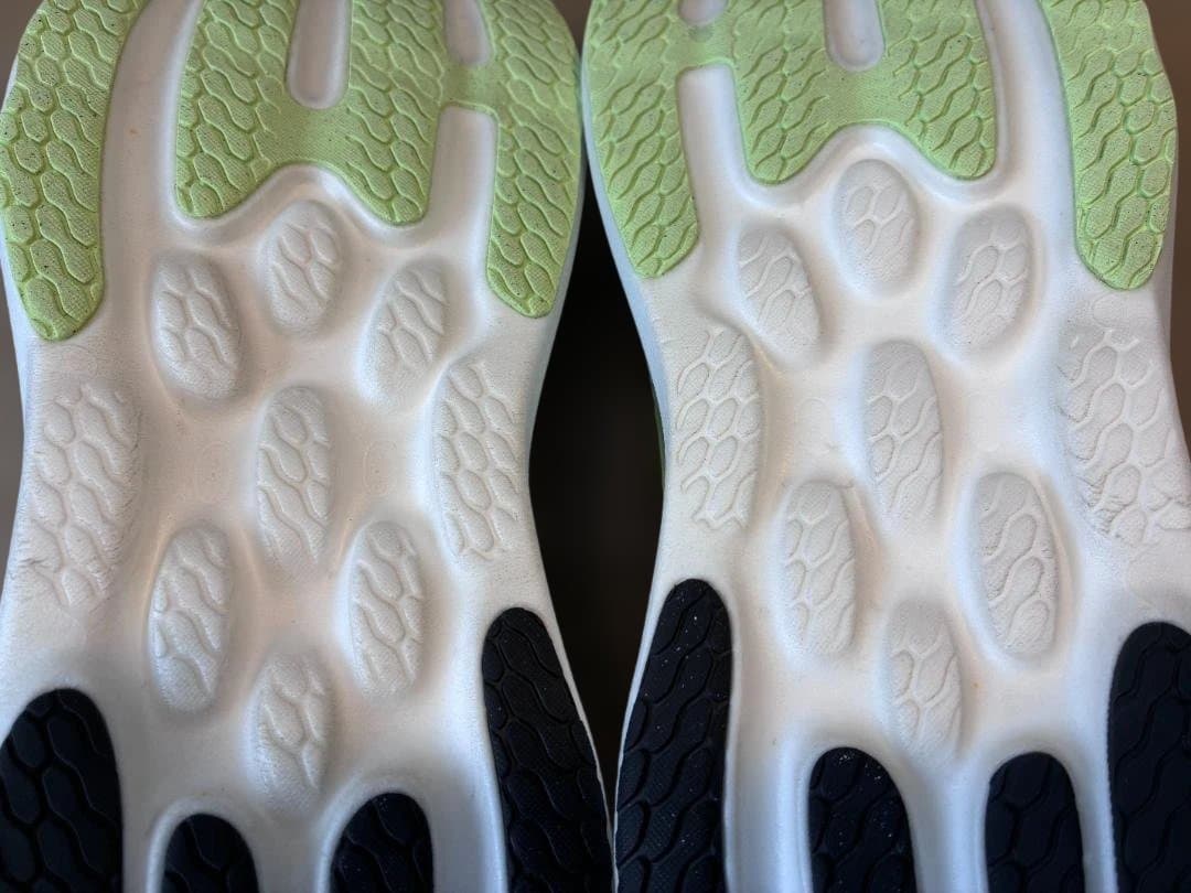 ニューバランス　1080v15　26.0cm（2E）